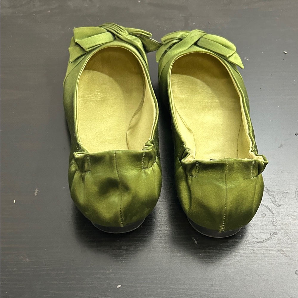 Ann Taylor Green Satin Women's Flats - Picture 3 of 5